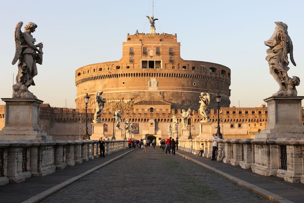 Castel Sant'Angelo at sunset with tourists © Shutterstock