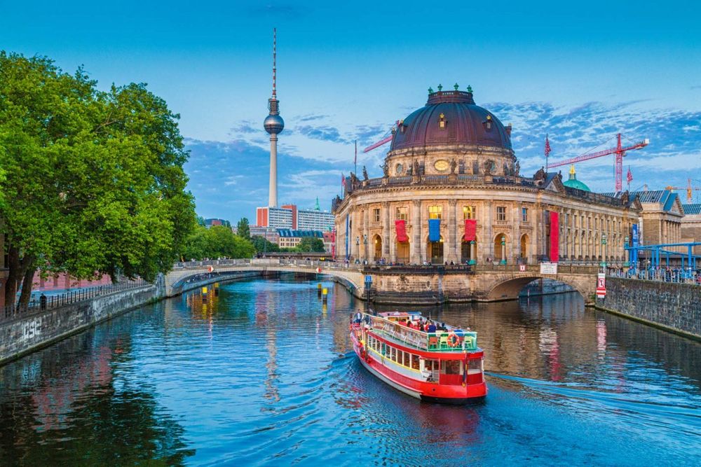 Museum Island in Berlin © canadastock/Shutterstock
