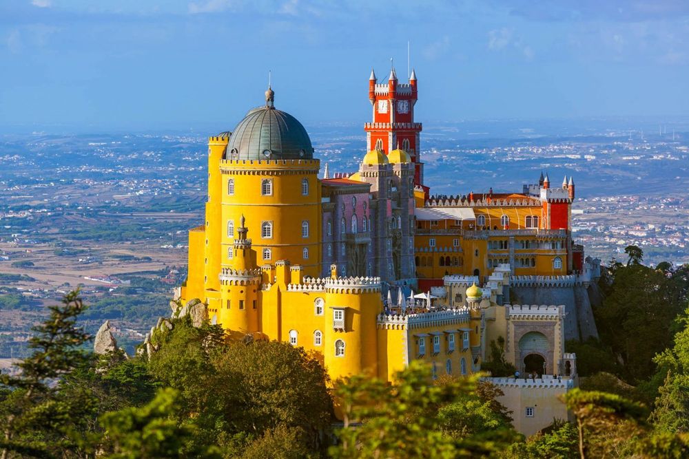 Colourful Sintra, Portugal palace Palácio da Pena © Shutterstock