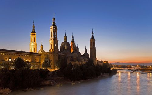 Zaragoza, Aragon, Spain: Basilica of Nuestra Senora del Pilar and Ebro river