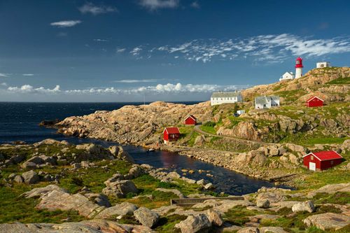 lindesnes-fyr-lighthouse-south-sea-coast-south-norway- shutterstock_304911968