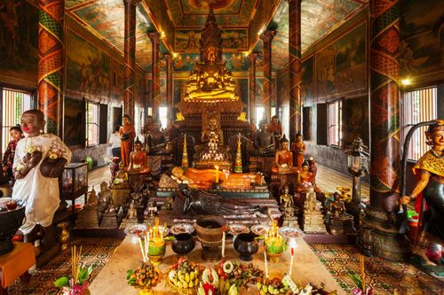 wat-phnom-mountain-pagoda-phnom-penh-cambodia-shutterstock_1172559403