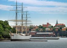 The sailing vessel "Af Chapman" (constructed in1888) on Skeppsholmen in Stockholm, Sweden © Nikonaft/Shutterstock
