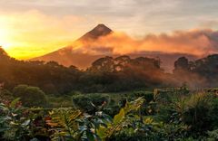 arenal-volcano-costa-rica-shutterstock_1337924888
