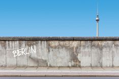 berlin-wall-shutterstock_398218459