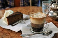 coffee-cake-cafe-vienna-austria-shutterstock_580274347