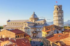 Visiting the leaning tower in Pisa Italy is one best things to do in Tuscany, Italy