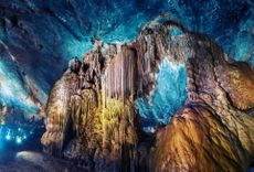 paradise-cave-phong-nha-vietnam-shutterstock_328092149