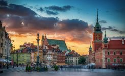 warsaw-old-town-royal-castle-poland-shutterstock_1171262353